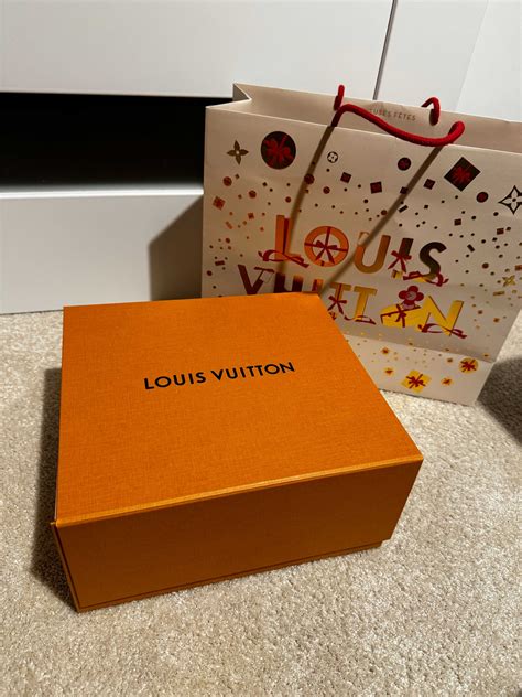 opakowanie louis vuitton